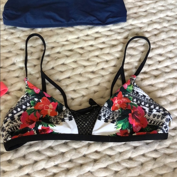 SWIM TOPS! DETAILS BELOW - Picture 6 of 8